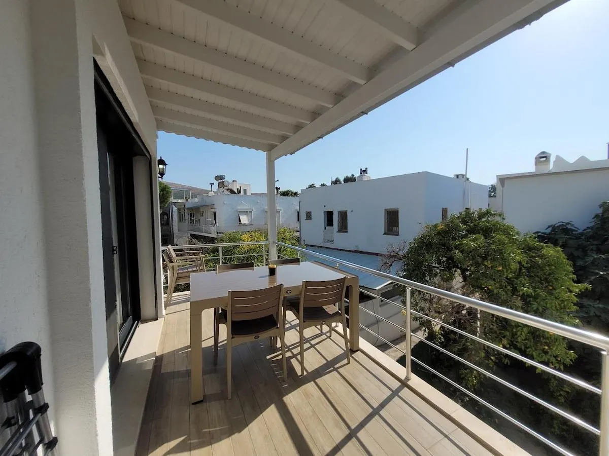 Bodrum Center 2 Bedroom Calm Modern Upstairs Flat - Yeni Duenya Bodrum 0*,  Turkije