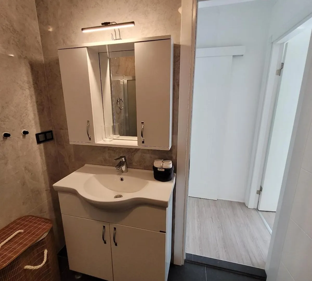 Bodrum Center 2 Bedroom Calm Modern Upstairs Flat - Yeni Duenya Bodrum