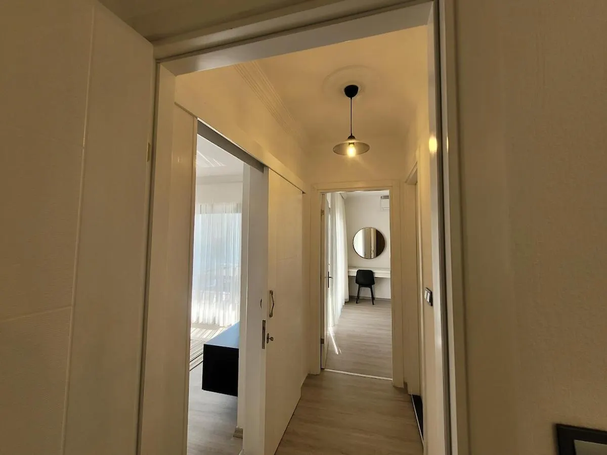 Bodrum Center 2 Bedroom Calm Modern Upstairs Flat - Yeni Duenya Bodrum 0*,  Turkije