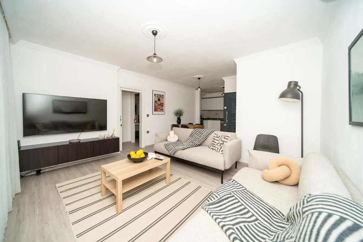 Bodrum Center 2 Bedroom Calm Modern Upstairs Flat - Yeni Duenya Bodrum