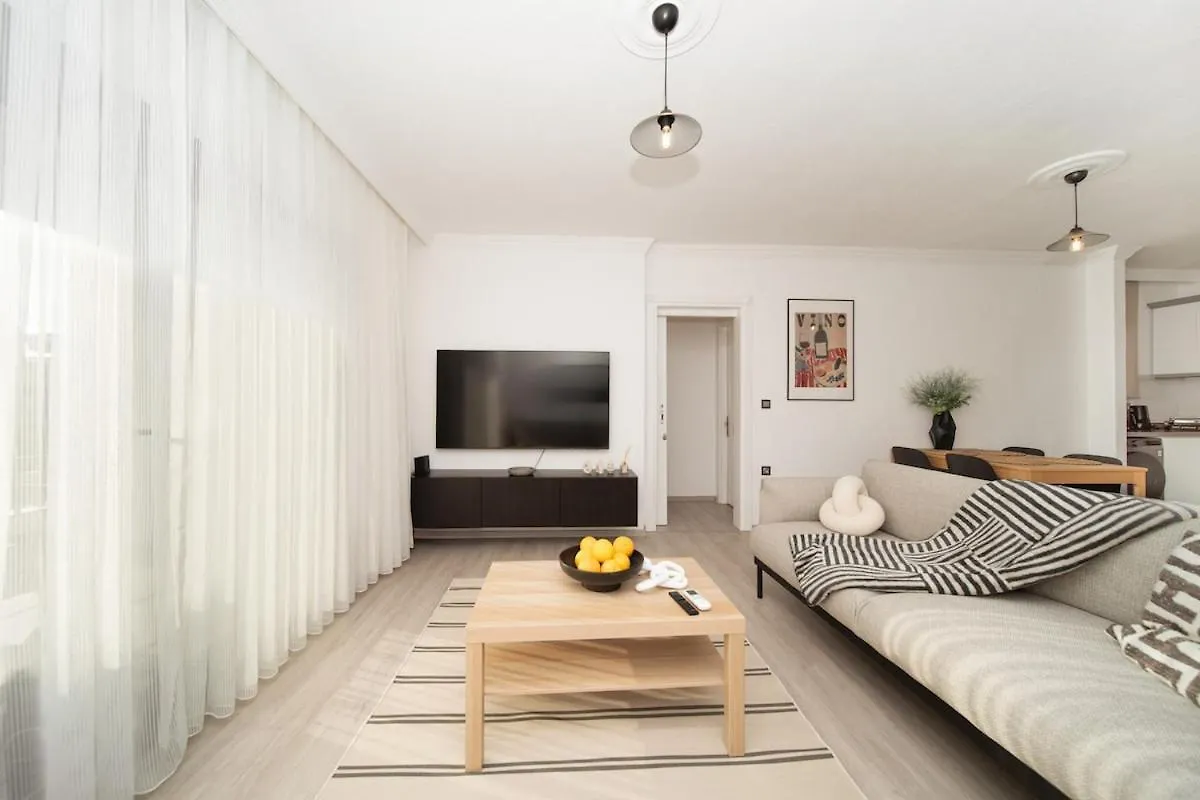 Bodrum Center 2 Bedroom Calm Modern Upstairs Flat - Yeni Duenya Bodrum Appartement
