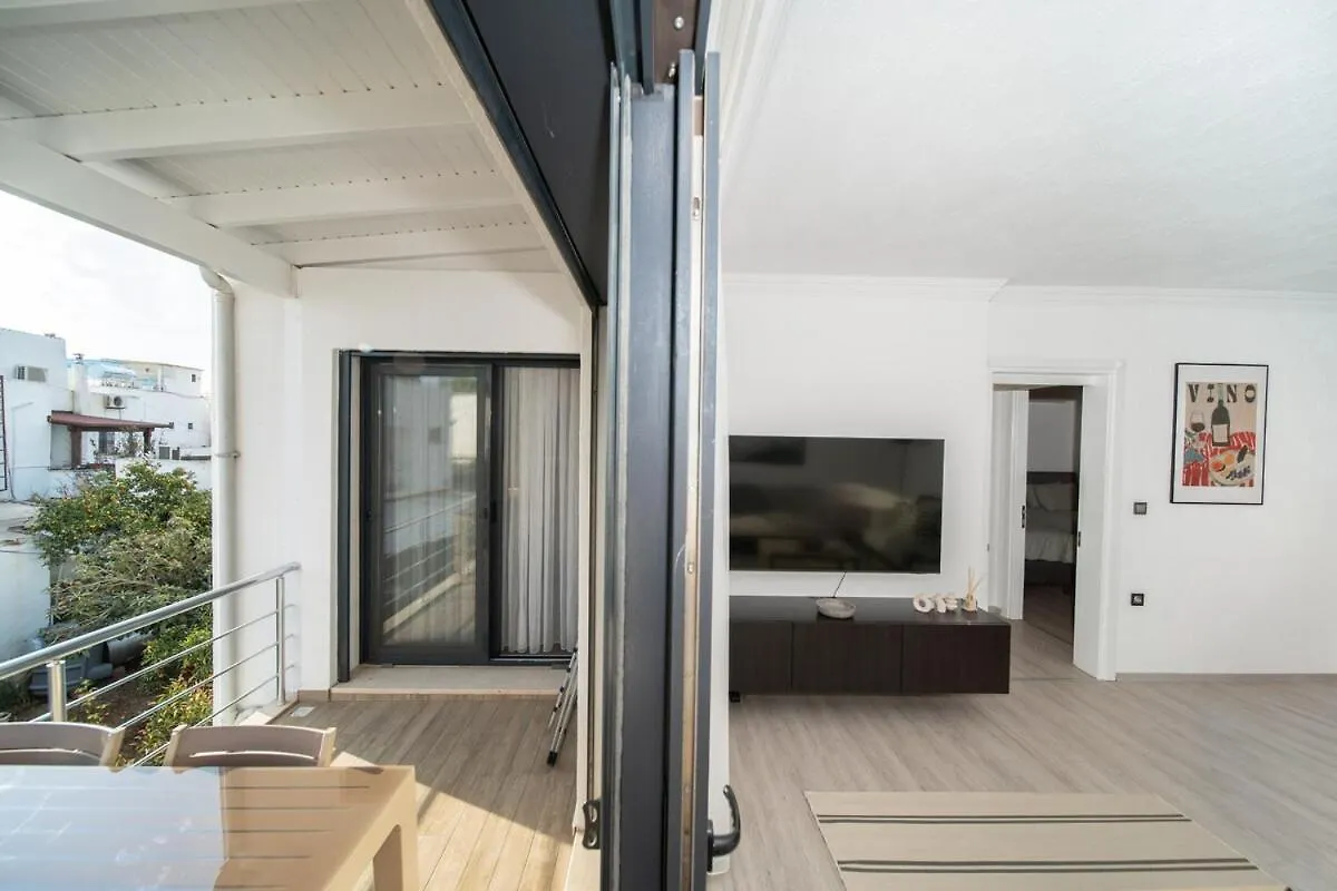 Bodrum Center 2 Bedroom Calm Modern Upstairs Flat - Yeni Duenya Αλικαρνασσός